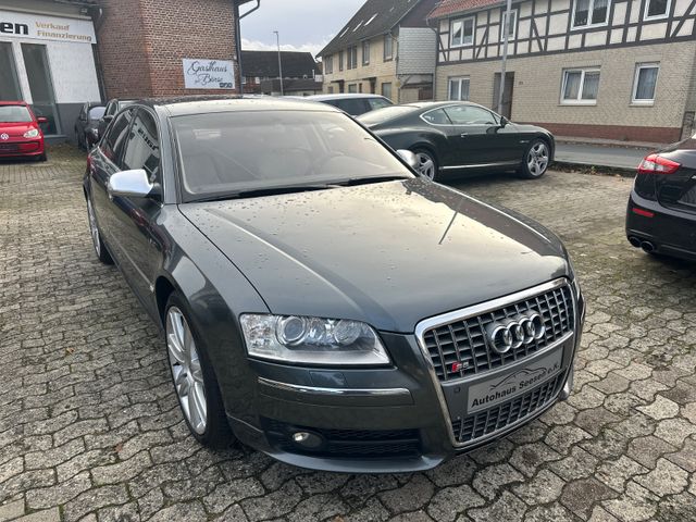 Audi S8 5.2 quattro*Motorschaden*Massage*Xenon*