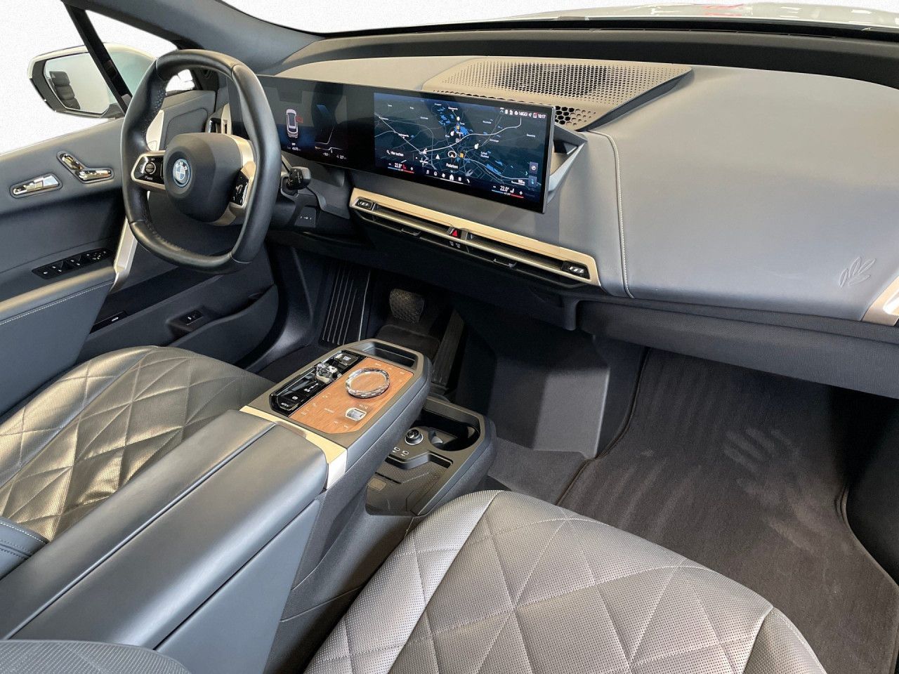 BMW iX - Bild 13