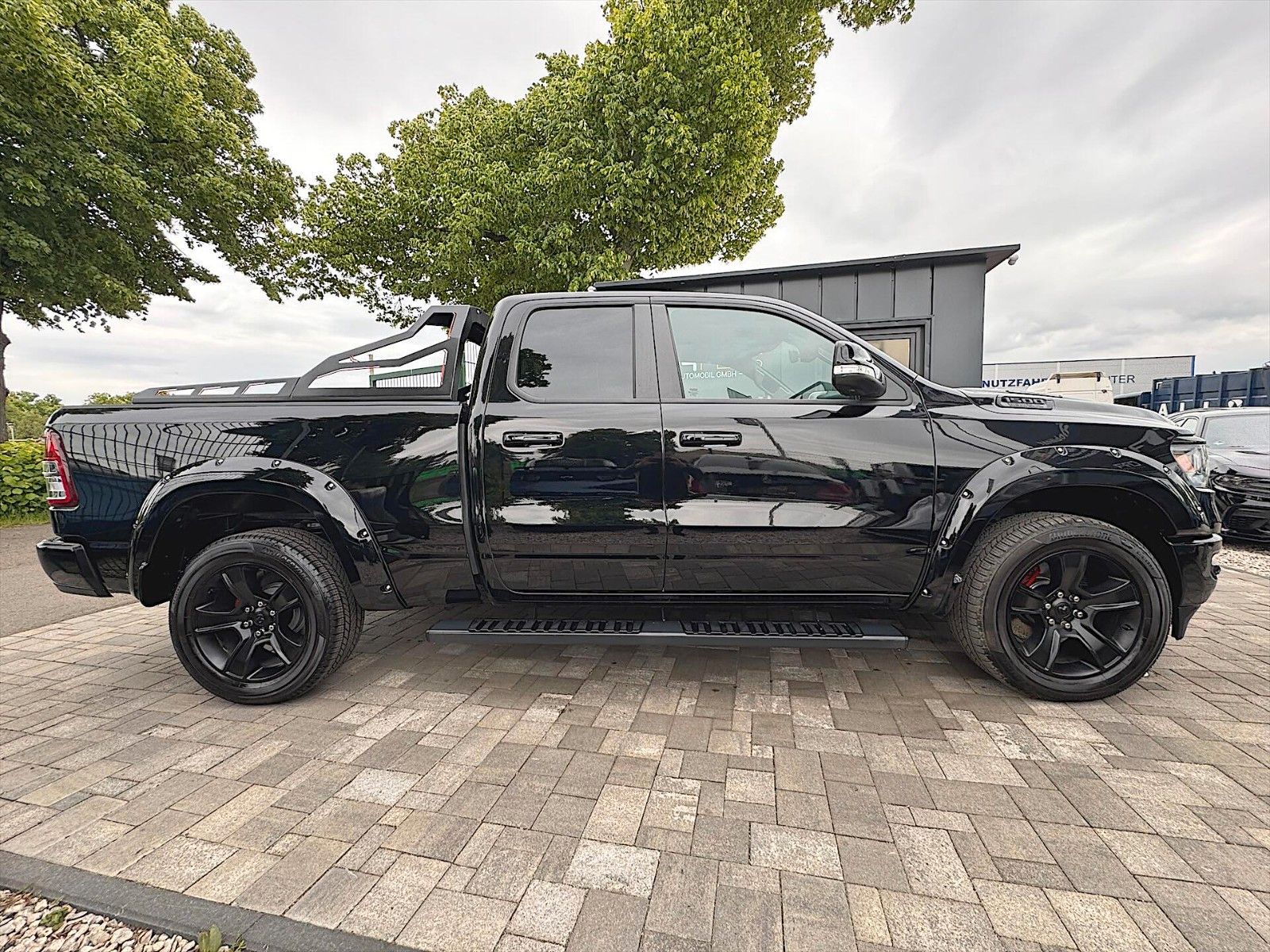 Fahrzeugabbildung Dodge RAM 5.7 V8 HEMI SPORT NIGHT Offroad 4x4 LED