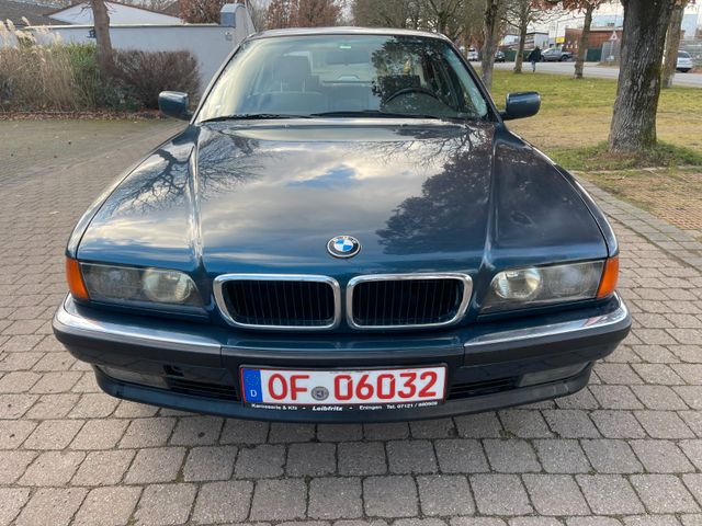 BMW 728i