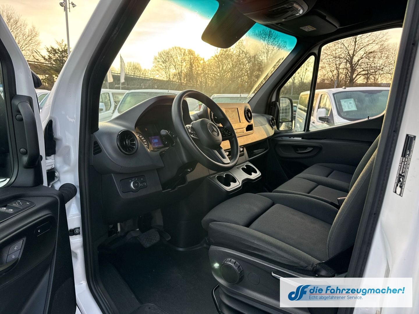 Fahrzeugabbildung Mercedes-Benz Sprinter III Kasten RWD AWD 317 CDI L3 L4 AHK D