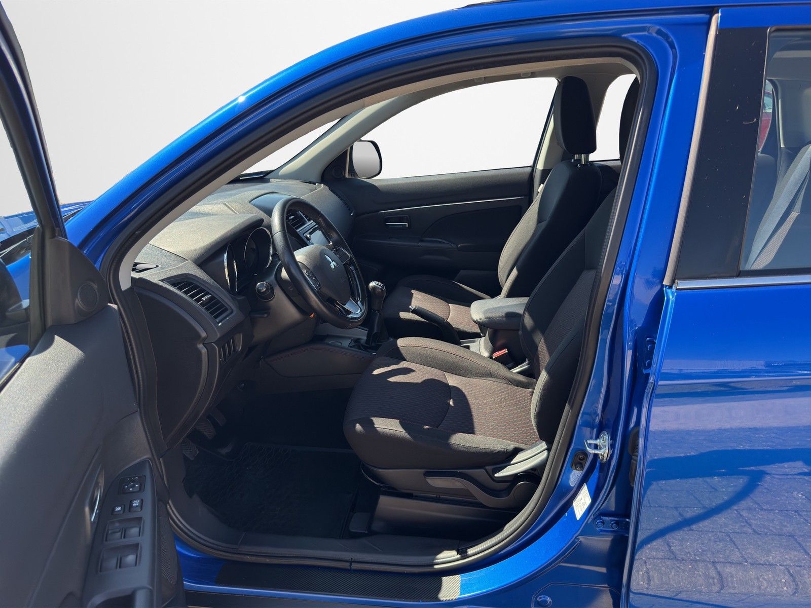 MITSUBISHI ASX 1.6 Edition 2WD KLIMA / NAVI / AHK / SITZHEI - Image 9