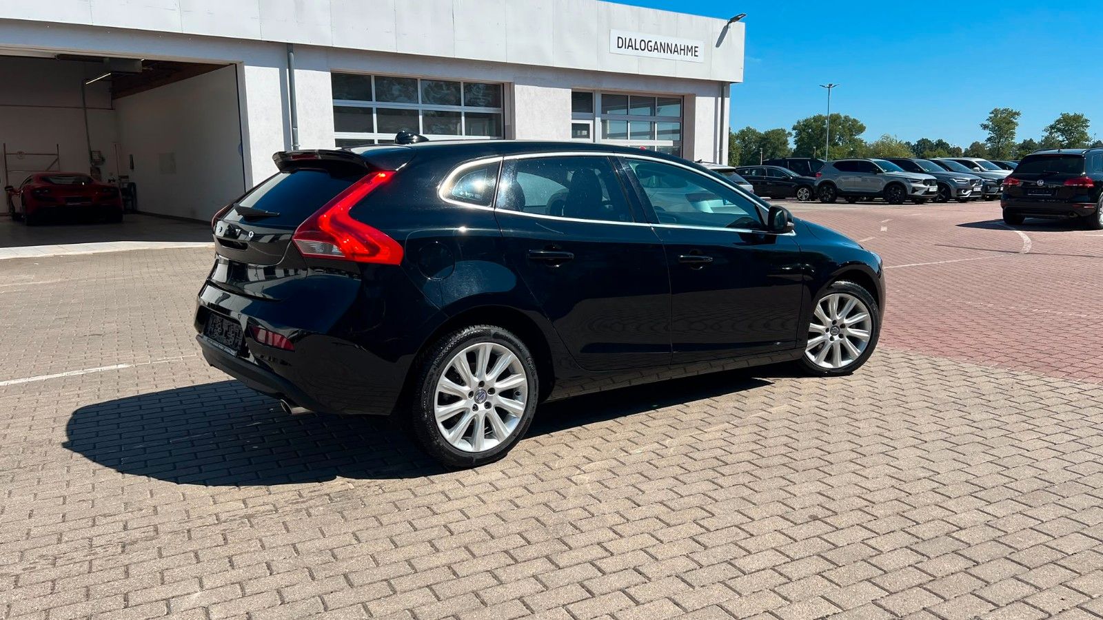 Fahrzeugabbildung Volvo V40 D4 Summum KAM*STZHZ*AUT*