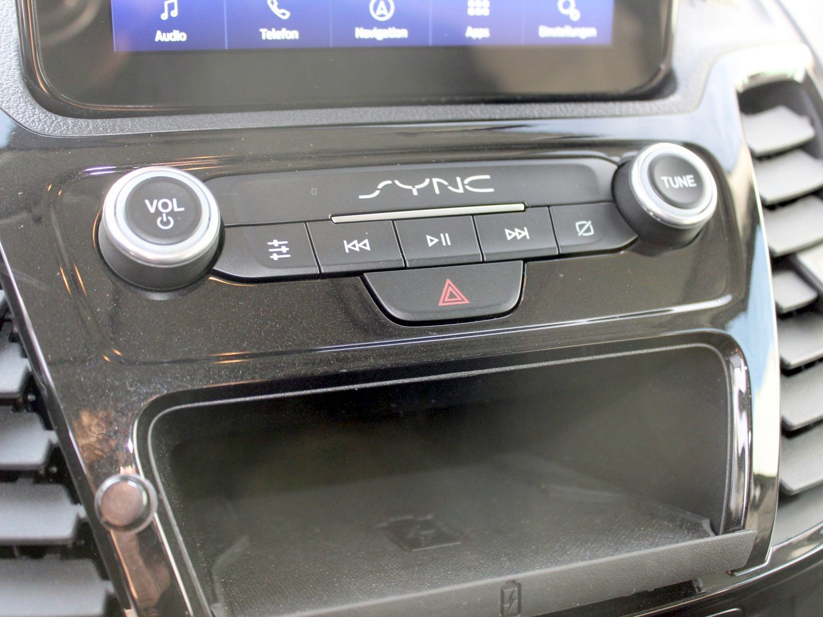 Fahrzeugabbildung Ford Transit Connect Kasten Limited 1,5 EcoBlue