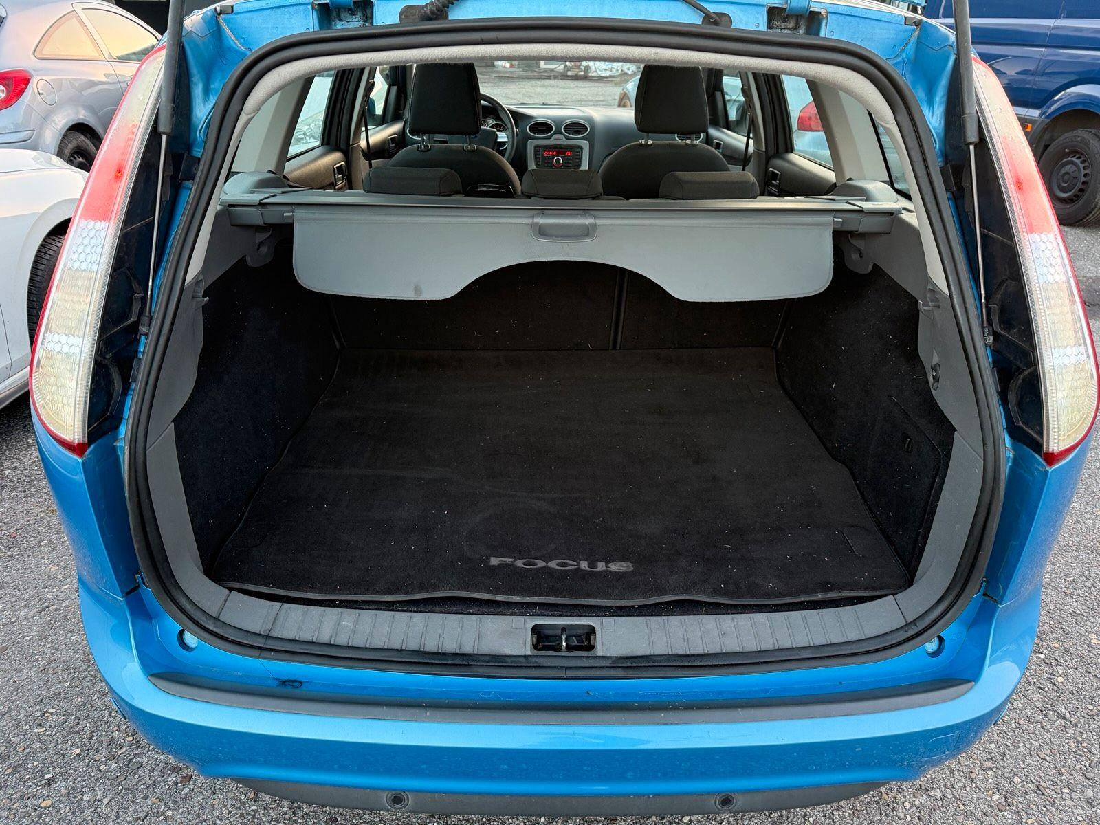 Ford Focus 2010 — photo 7