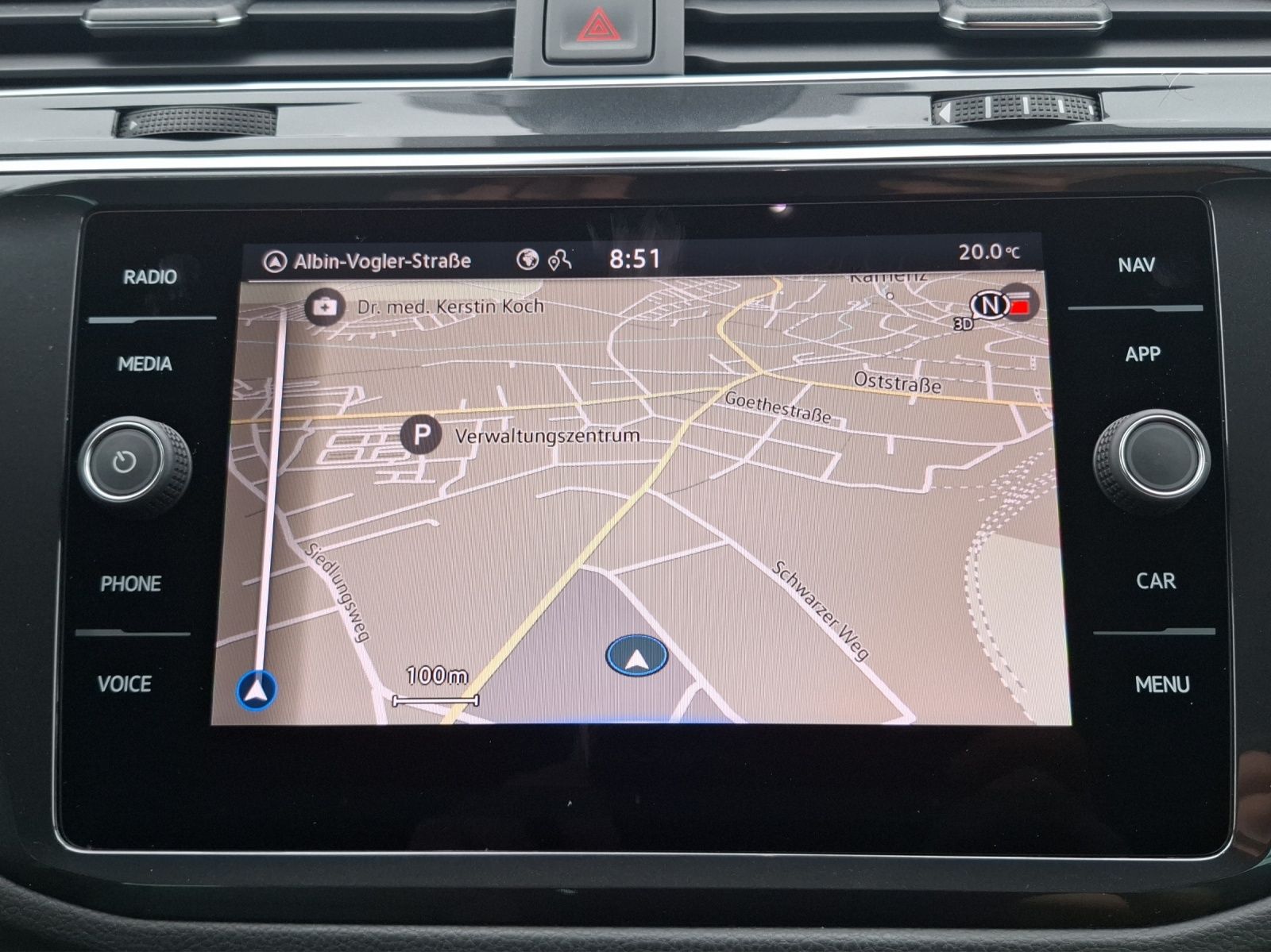 Fahrzeugabbildung Volkswagen Tiguan TSI Life LED Navi AID ACC PDC SHZ