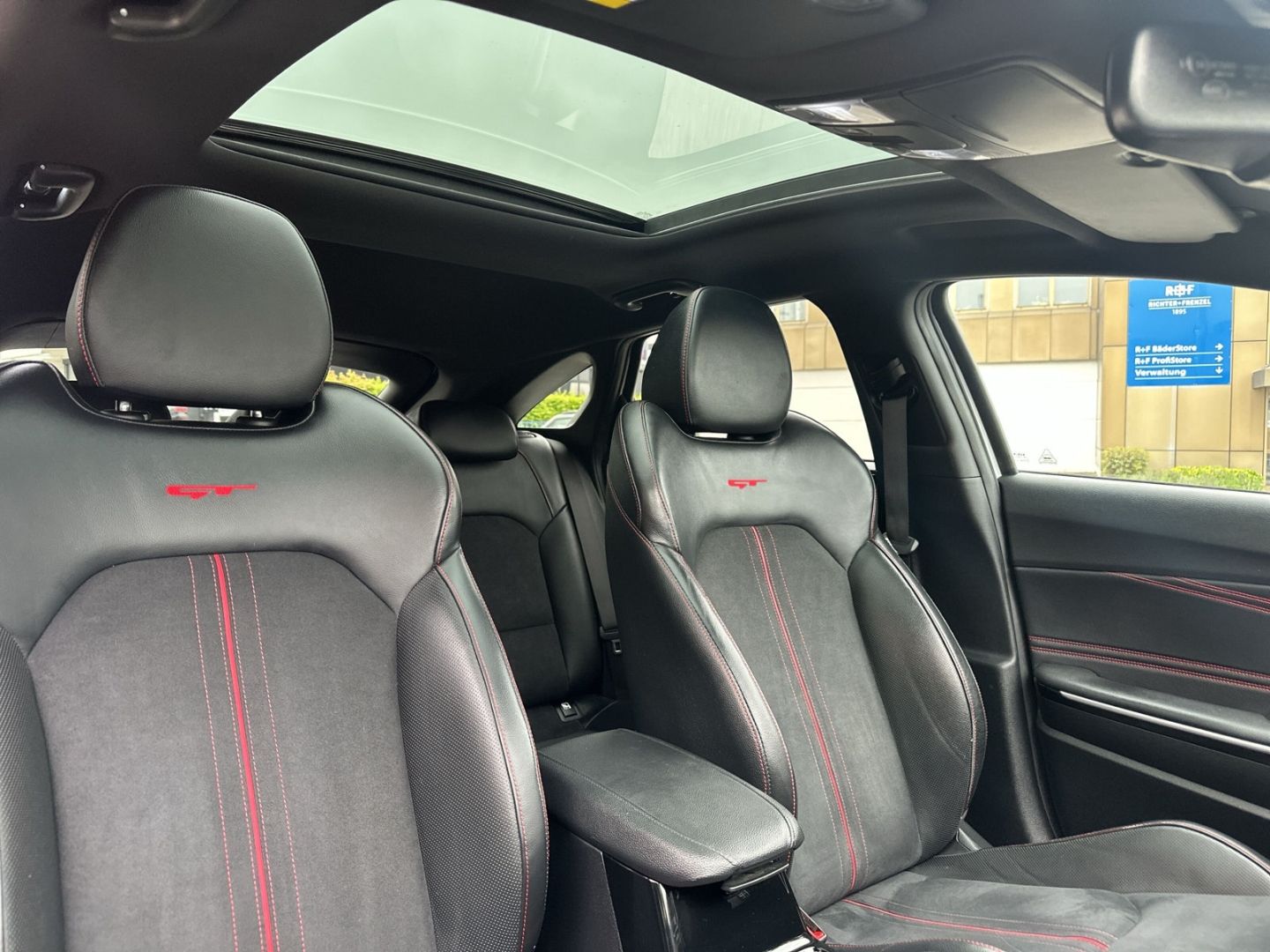 Fahrzeugabbildung Kia ProCeed GT 1.6 T-GDI+El. Panodach+Navi+Leder+Dig