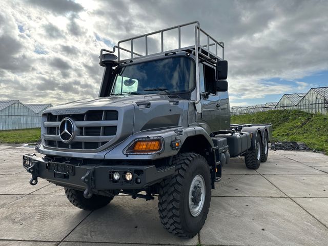 Mercedes-Benz Zetros 3345 6x6 20ft Container Frame Expedition