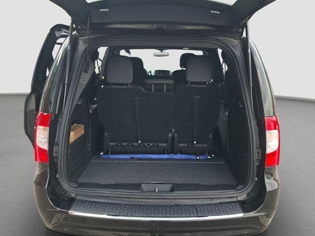 Fahrzeugabbildung Chrysler Voyager S Paravan Rollstuhlumbau