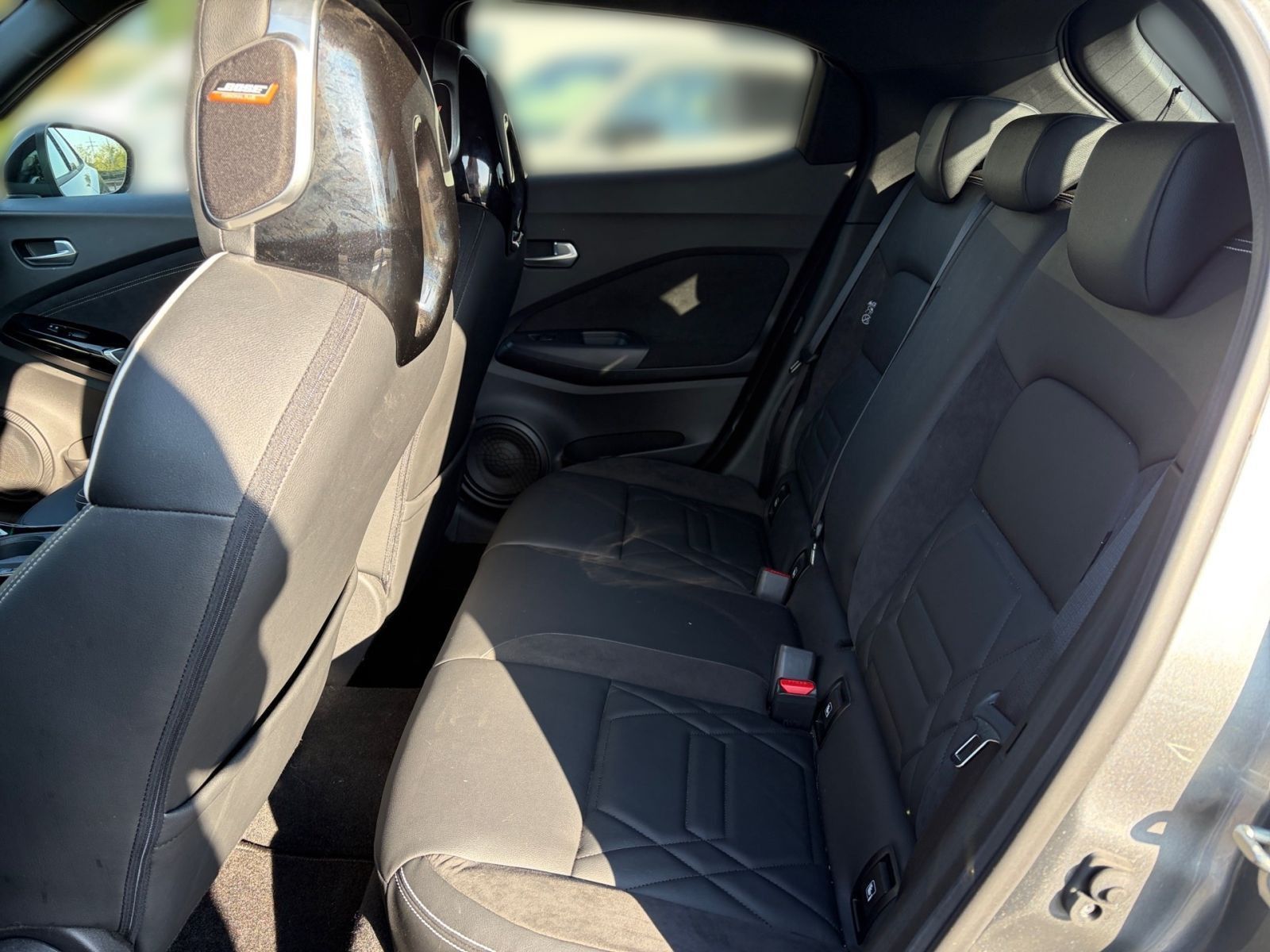 Fahrzeugabbildung Nissan Juke 1.0 DIG-T N-Design *SHZ*NAVI*360°Kamera*BOS