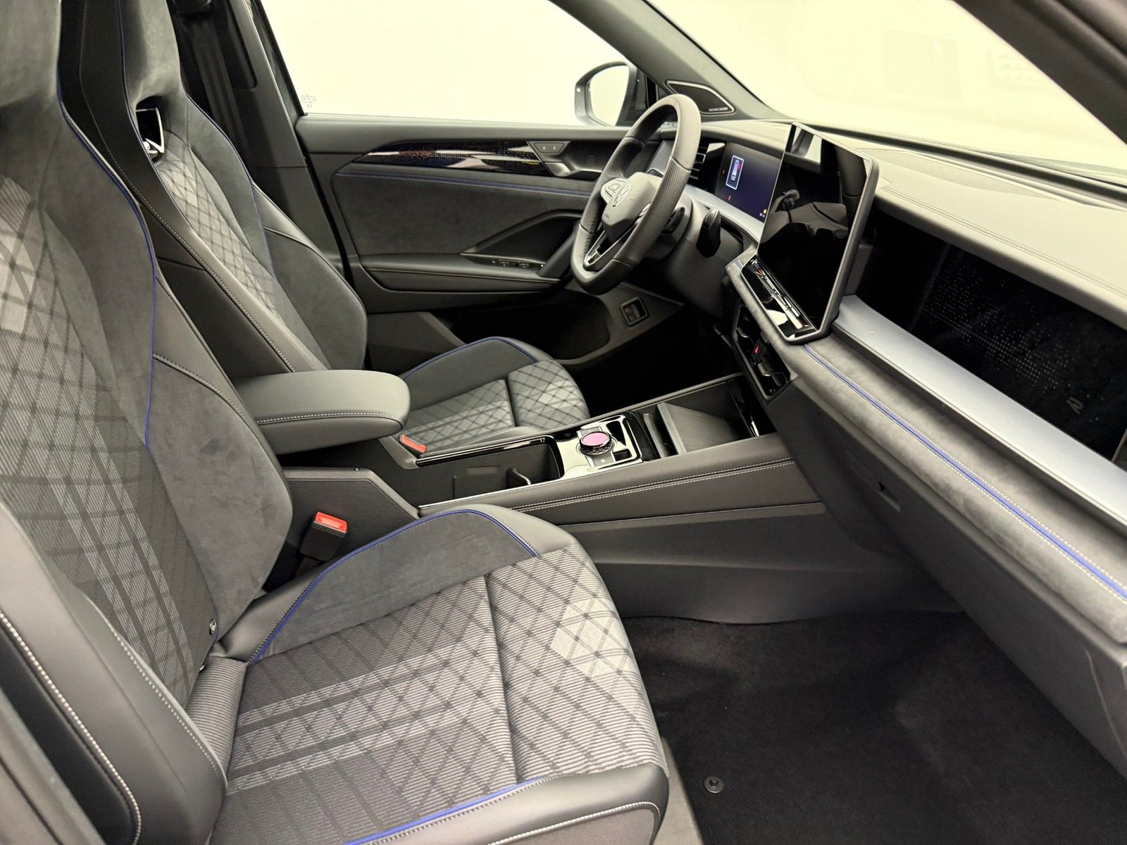Volkswagen Tayron 1.5 eHybrid DSG R-Line BlackPano20IQDrive imagem 3