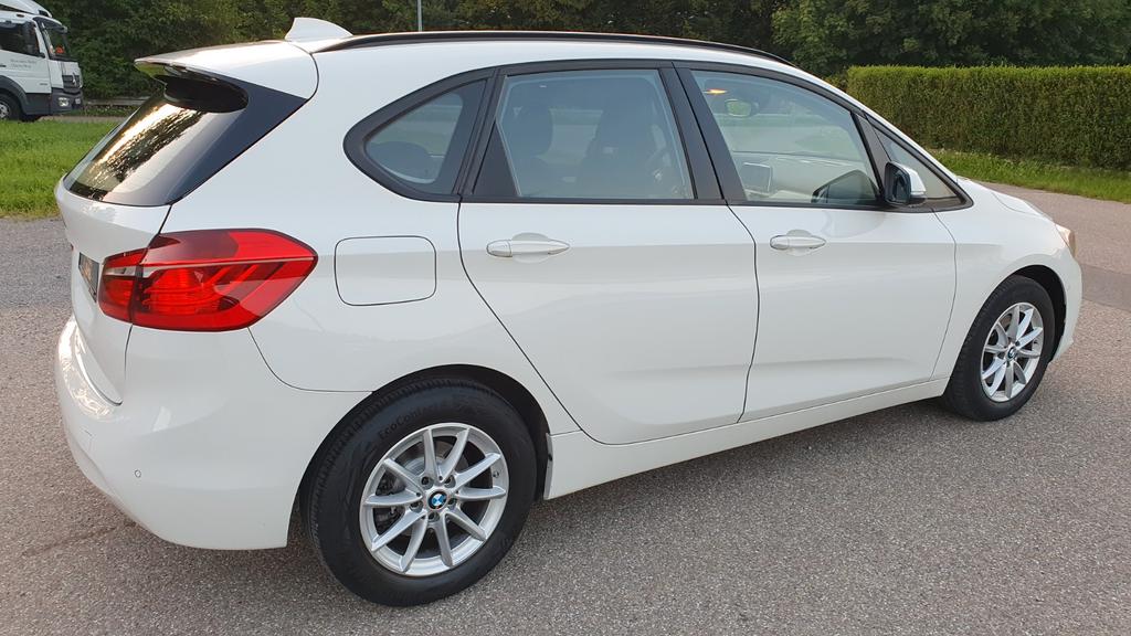 BMW 218