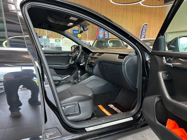 Skoda Octavia Combi RS *BiXenon*Navi*AHK*