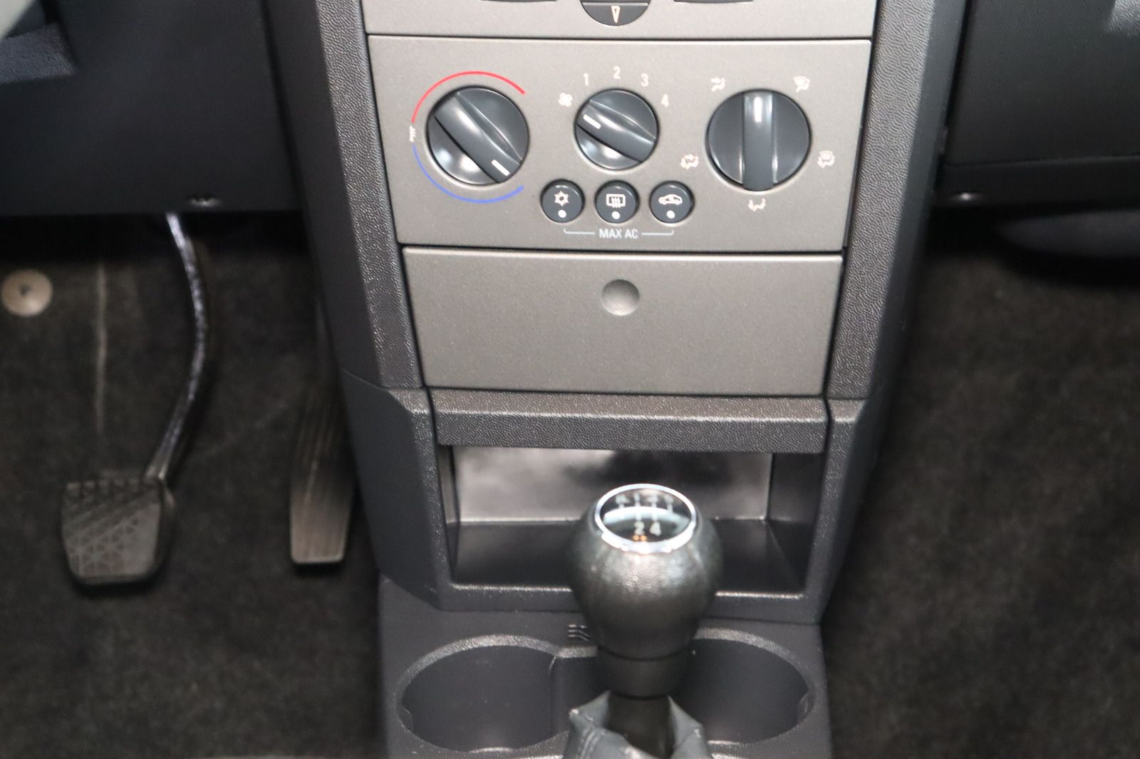 Fahrzeugabbildung Opel Meriva 1.4 HU/AU 11.26 Edition