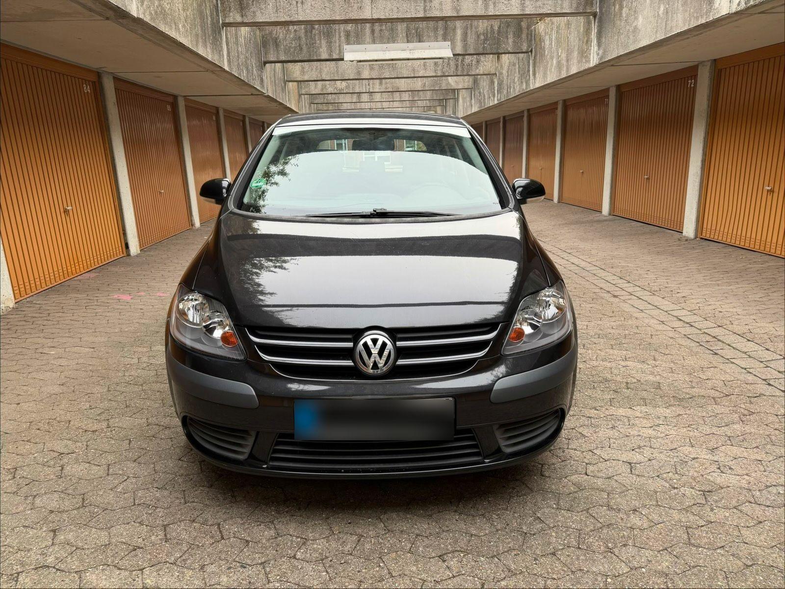 Volkswagen Golf Plus 2005 — rear view