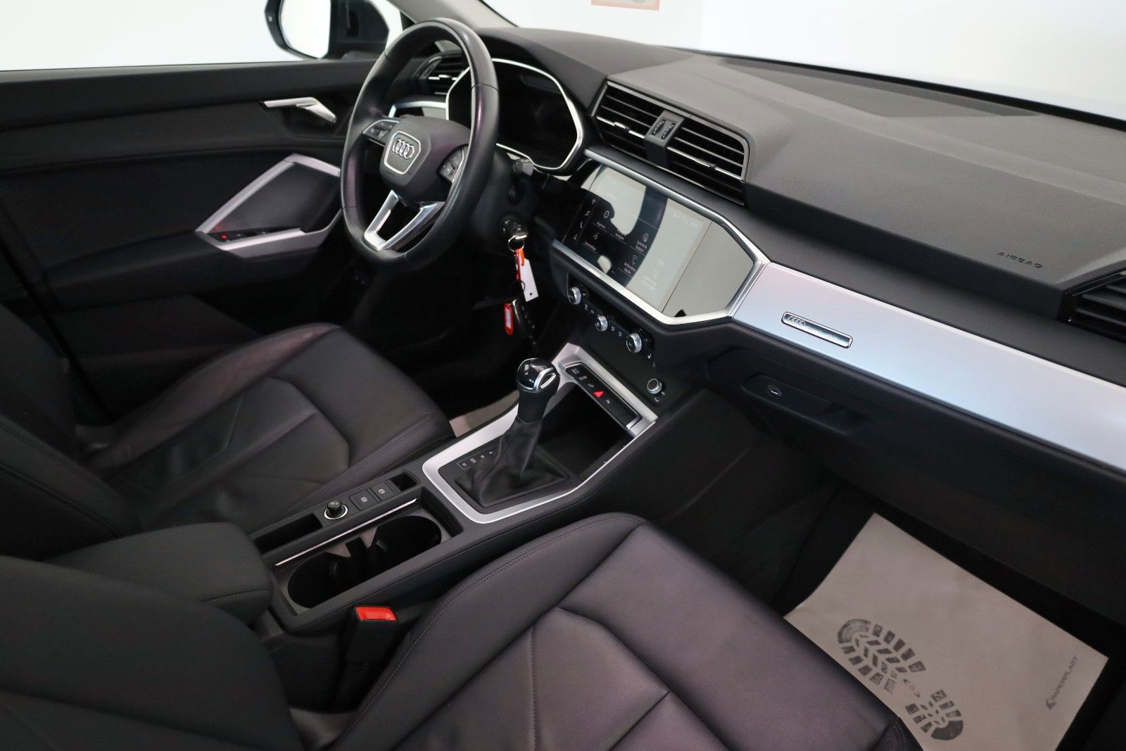 Fahrzeugabbildung Audi Q3 Sportback 45 TFSIe Leder,Navi,LED,Kam,Apple