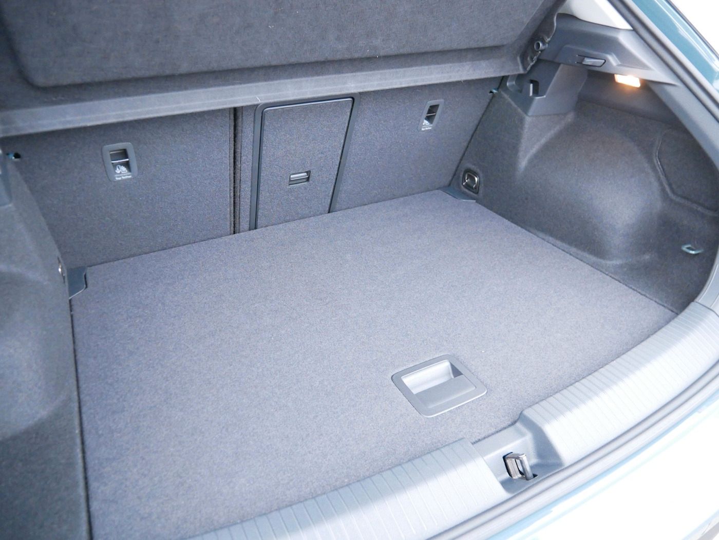 Fahrzeugabbildung Volkswagen T-Roc 1.0 TSI MOVE NEU37T AHK LED Kamera SHZ+LHZ