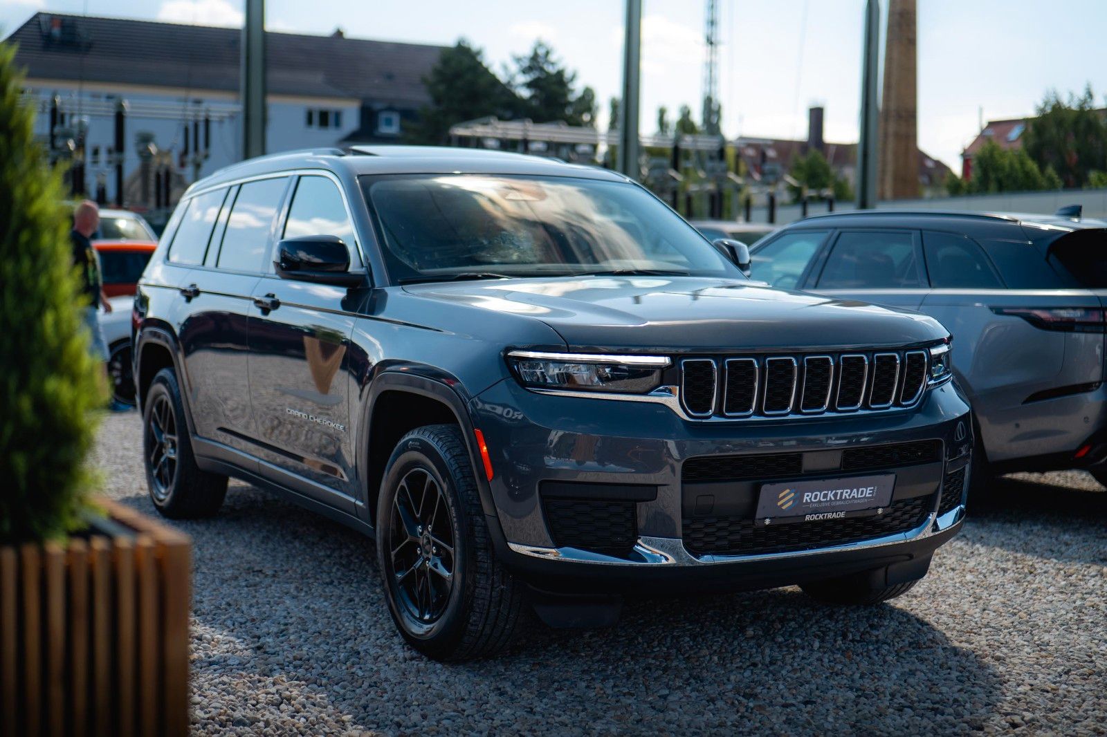 Fahrzeugabbildung Jeep Grand Cherokee 3.6 4x4 LAREDO L ACC Kamera 19%