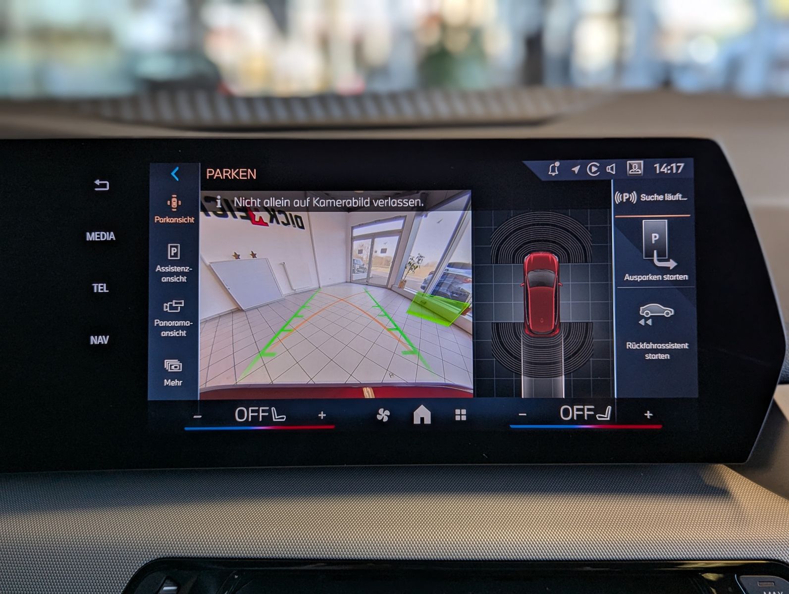 BMW 218 Active Tourer i Panorama Sport-Sitze AHK - Image 24