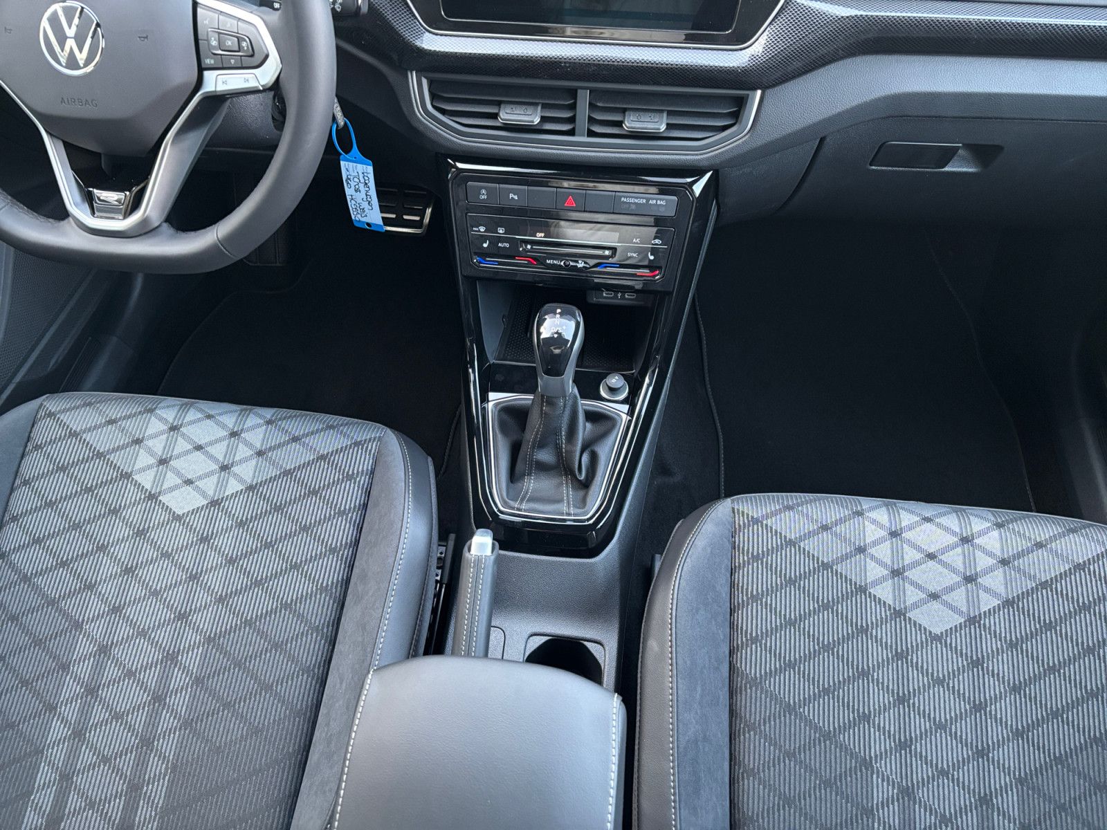 Volkswagen T-Cross - Bild 8