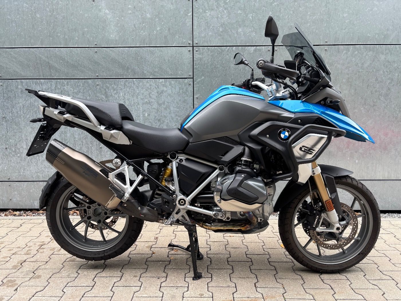 Fahrzeugabbildung BMW R 1250 GS 3 Pakete Akrapovic