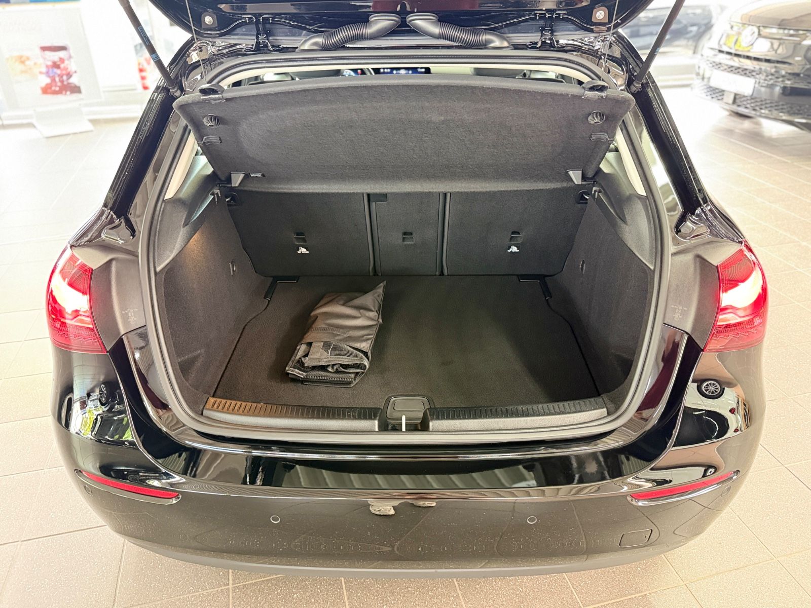 Mercedes-Benz A 180 d Lim. High LED Navi Direktlenkung Agility foto 12