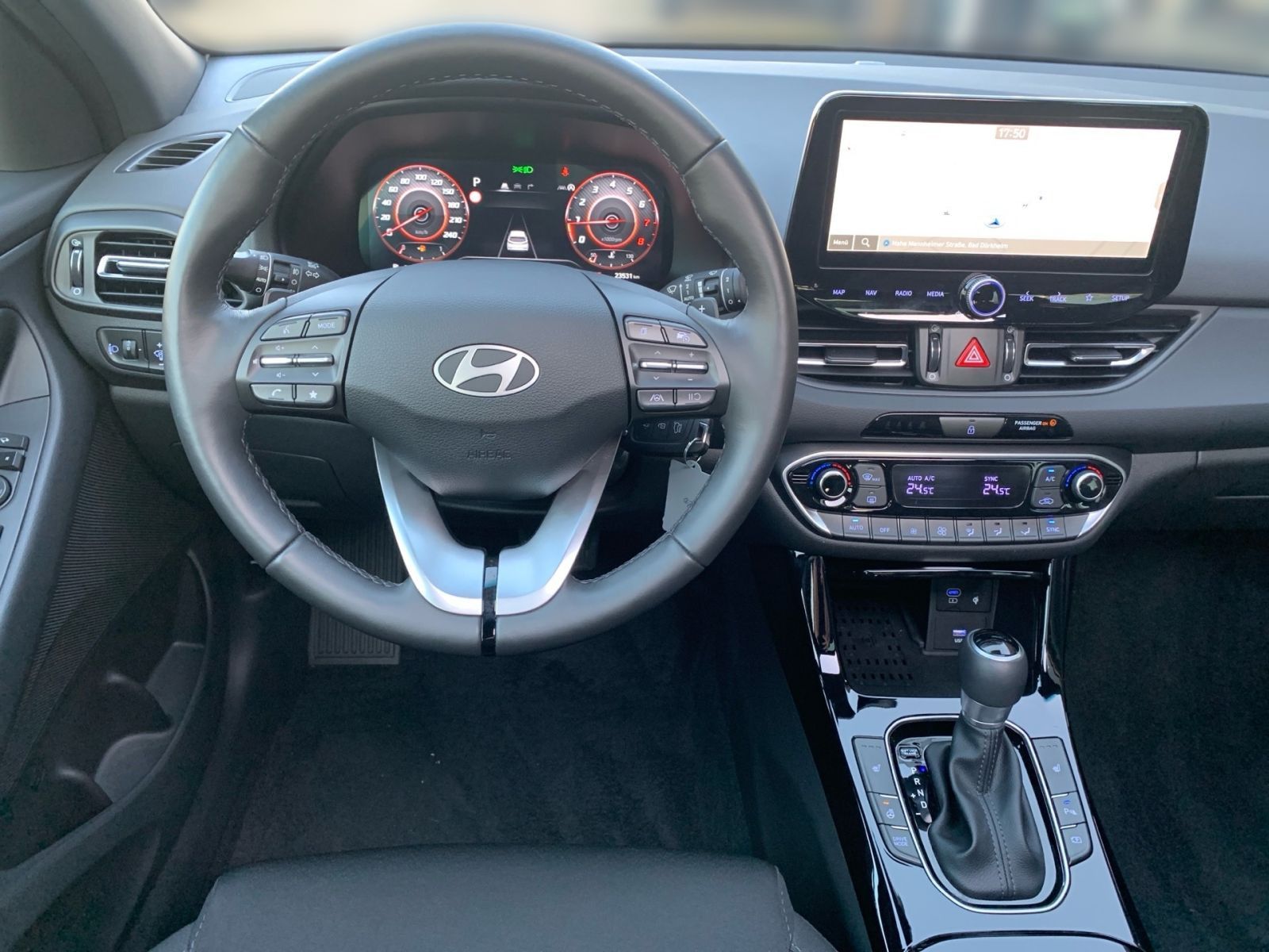 Fahrzeugabbildung Hyundai i30 Kombi 1.5 T-GDI 7-DCT Advantage Mild-Hybrid