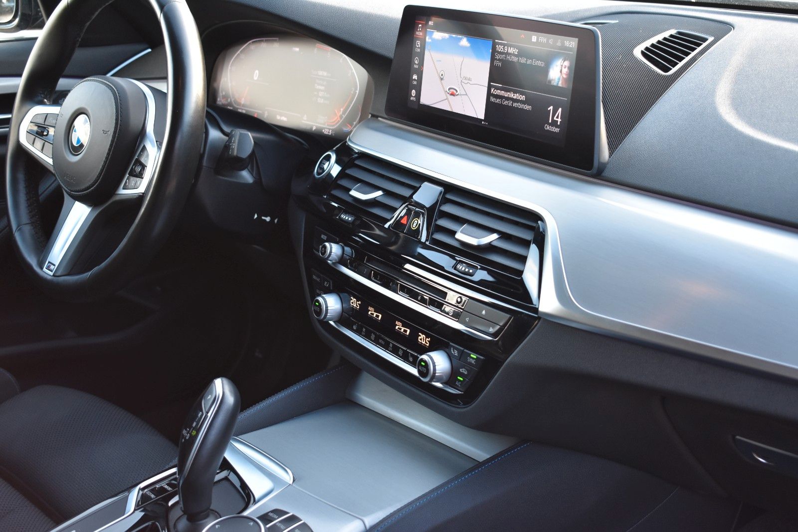 Fahrzeugabbildung BMW 520d Touring xDrive M Sport AHK/LED/KAMERA/TEMP.