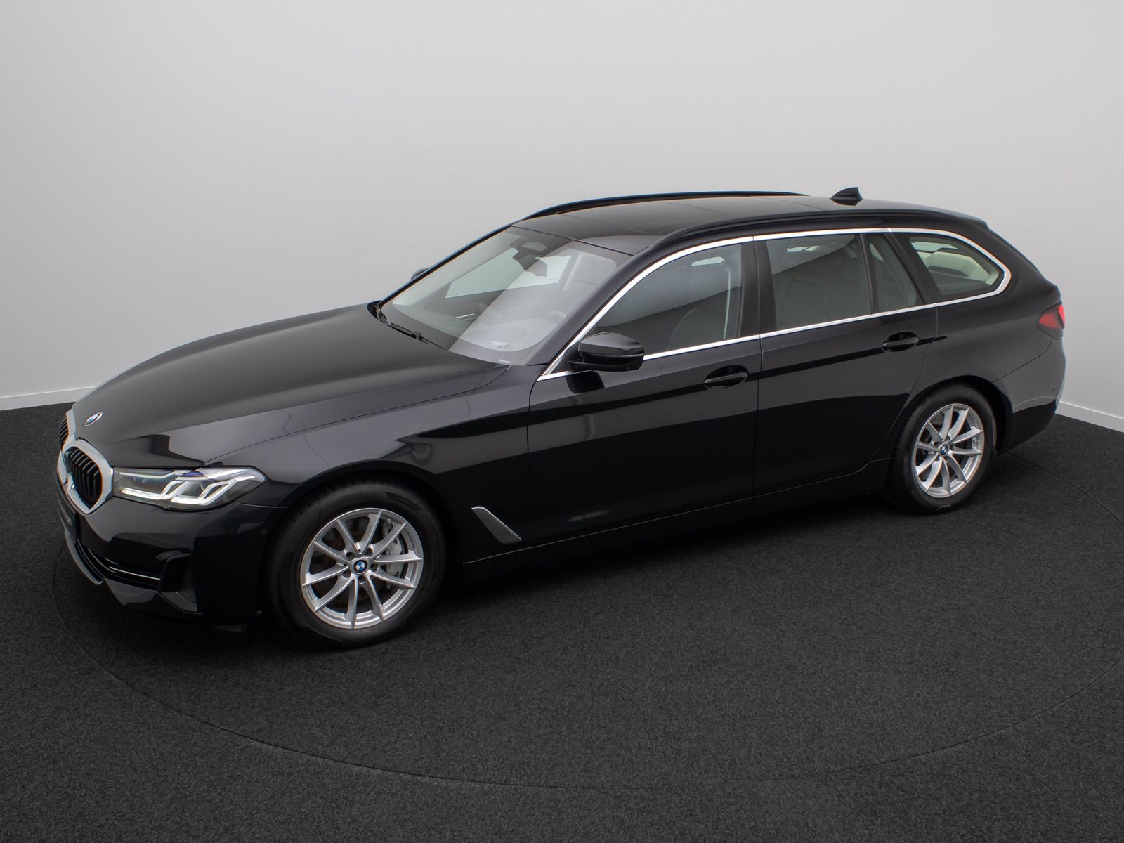 Fahrzeugabbildung BMW 540d xD ACC Laser HUD DAB Panorama H/K Belüftung