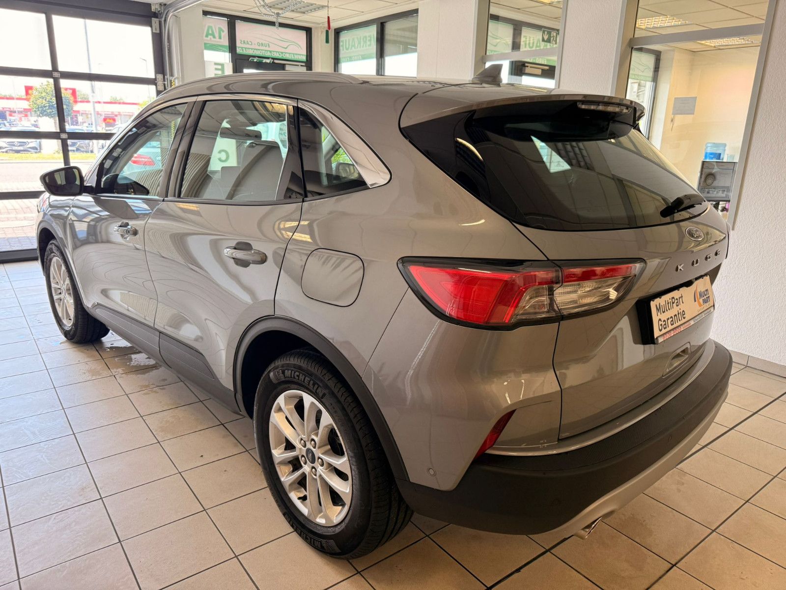 Fahrzeugabbildung Ford Kuga Titanium / NAVI / KAMERA / GEPFLEGT