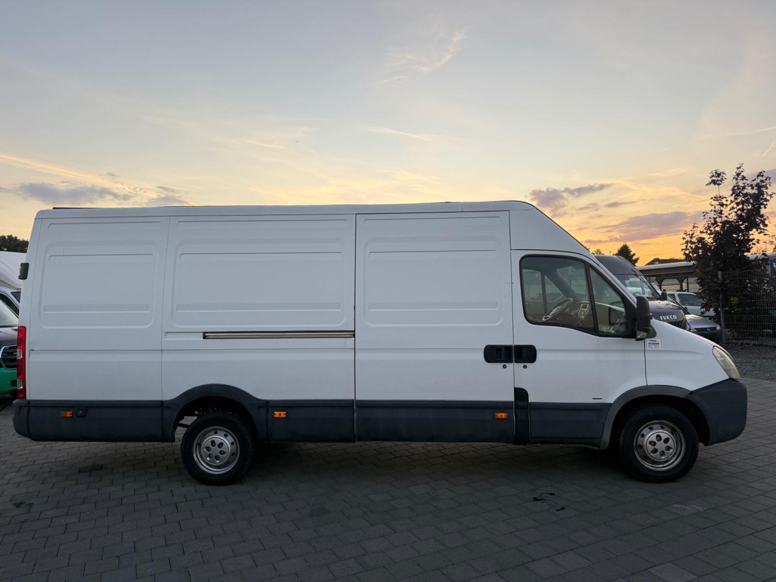 Iveco Daily 2.3 Liter 35S12 L4H2