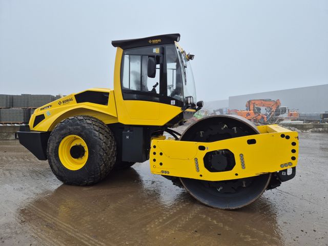 BOMAG BW 213 D - 5