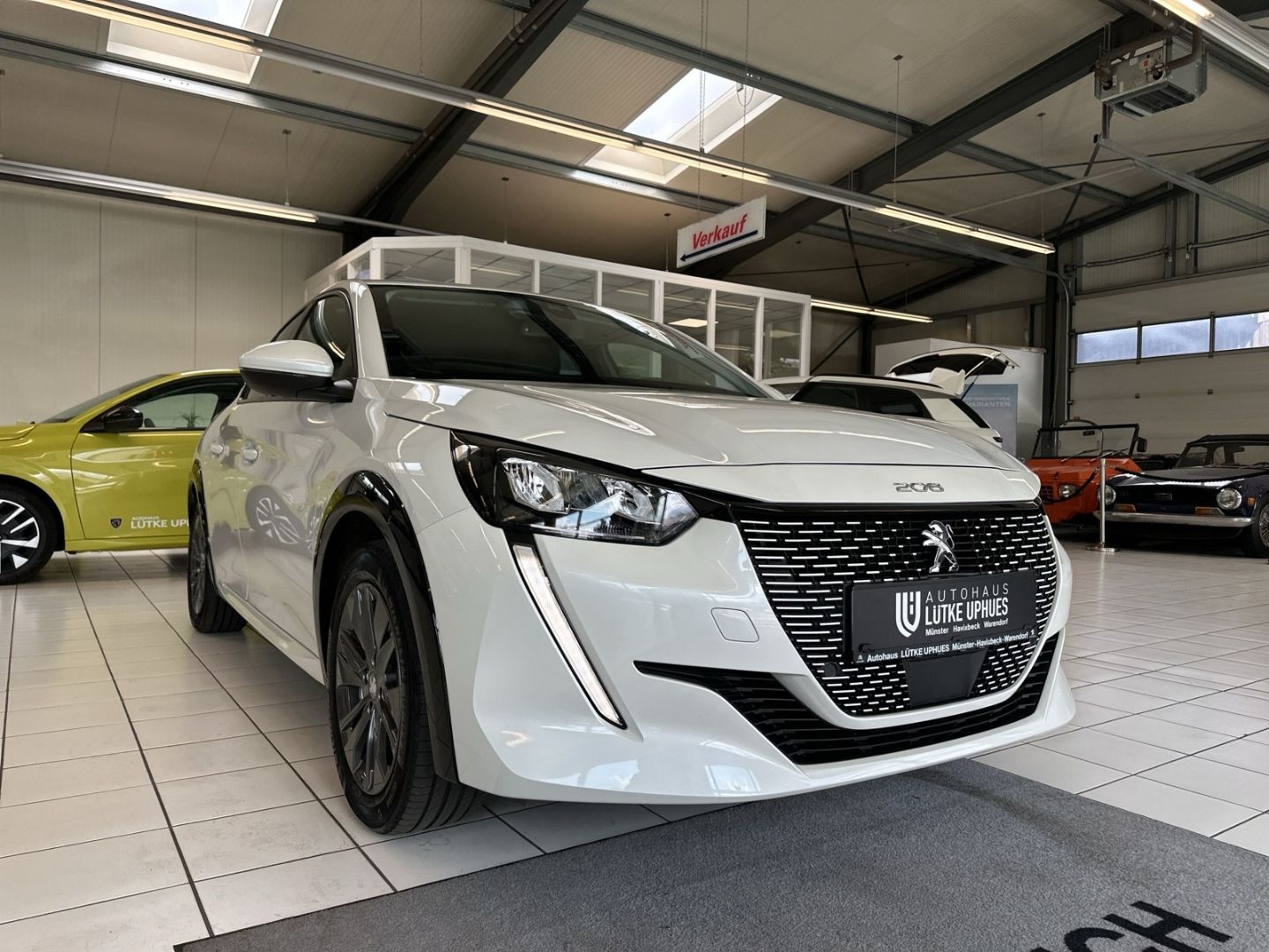 Fahrzeugabbildung Peugeot 208 e- Allure Elektromotor 136 LED CarPlay SHZ