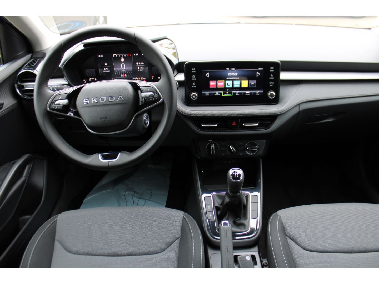 SKODA Fabia 1.0 TSI Sonderm. 130 Jahre LED GRA PDC RFK - Image 14