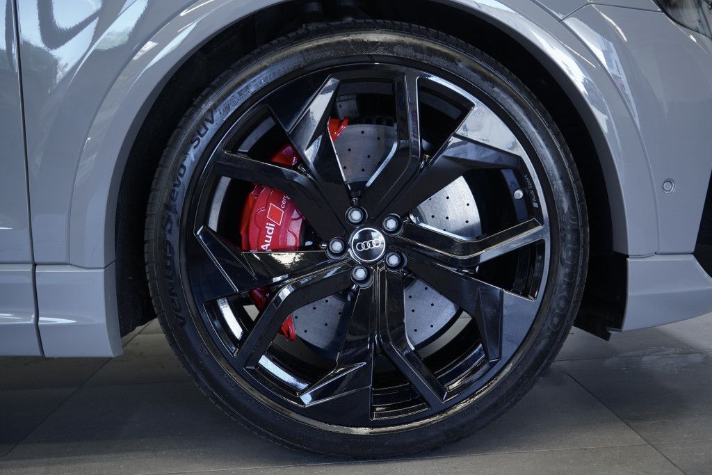 Audi Rsq8