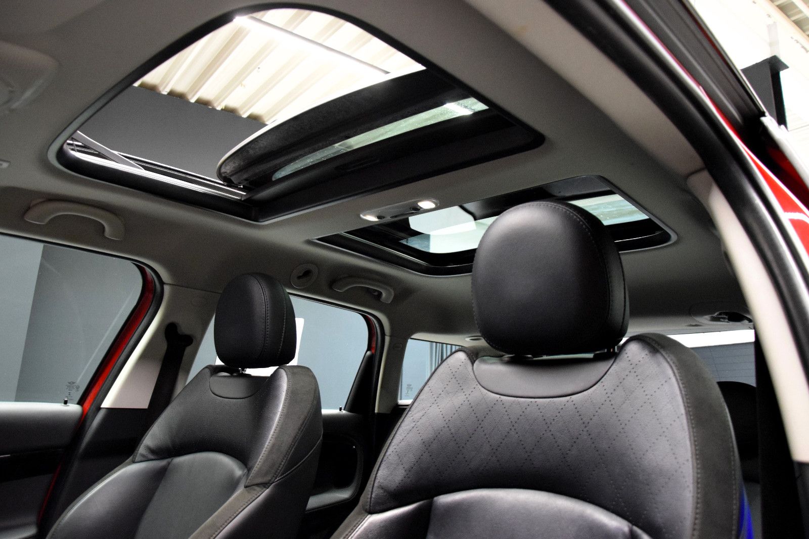 Fahrzeugabbildung MINI COOPER SD Countryman All4 Pano HuD h/k Kamera