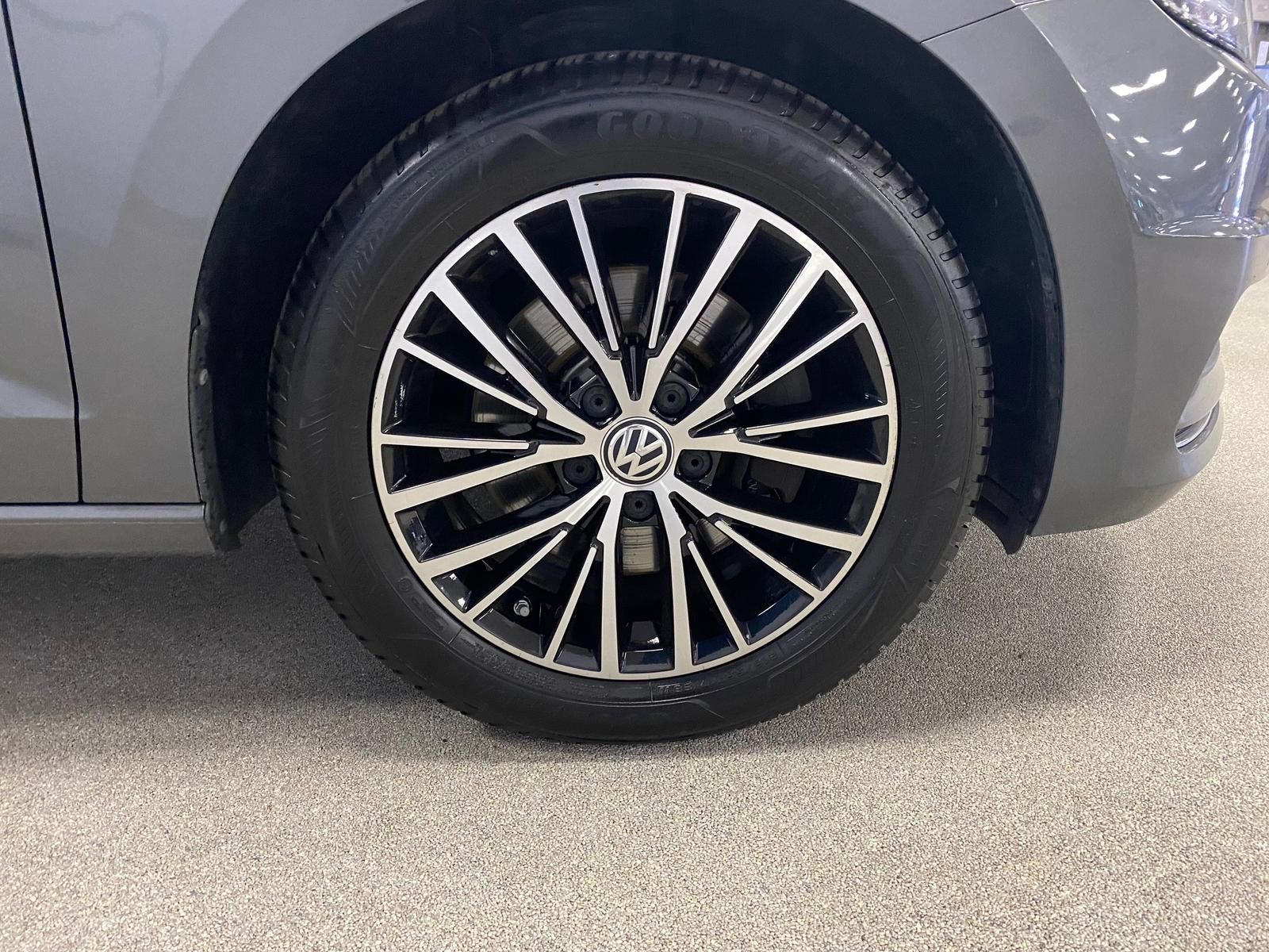 Fahrzeugabbildung Volkswagen Touran 1.4 16V TSI Highline BMT+TOTWINKEL+ACC+++