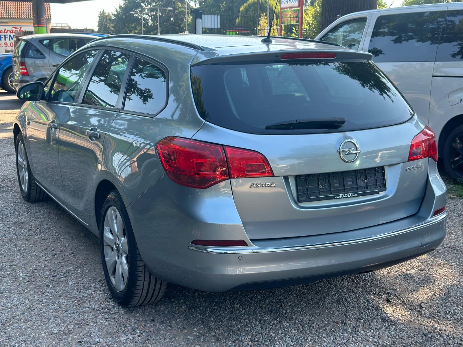 Opel Astra 2015 — engine 1.598 cm³, 136 HP (100kW)