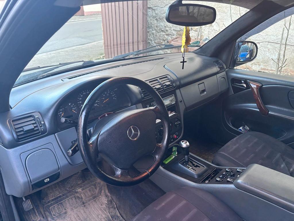 Mercedes-Benz ML 320