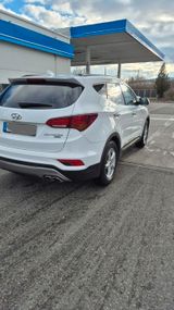 Hyundai Santa Fe / NAVI / 8-fach bereift / Vollleder - Hyundai SANTA FE aus 2018
