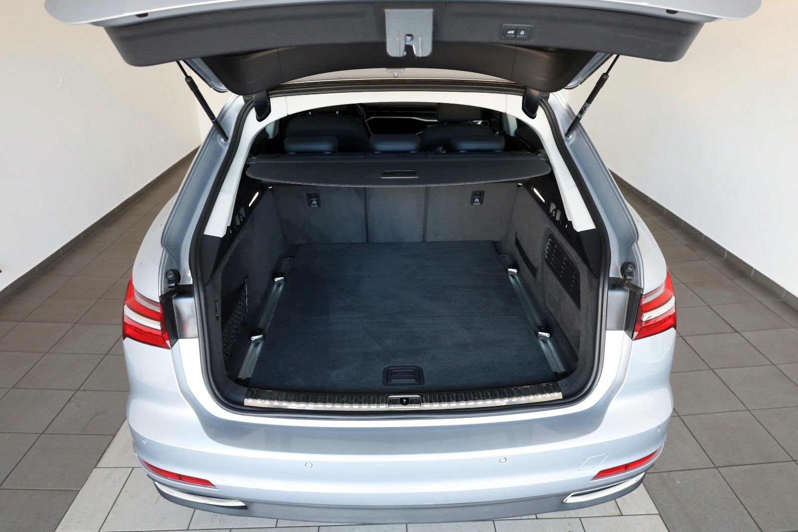Fahrzeugabbildung Audi A6 Avant 40 TDI quattro Leder,Navi,LED,Kamer,AHK