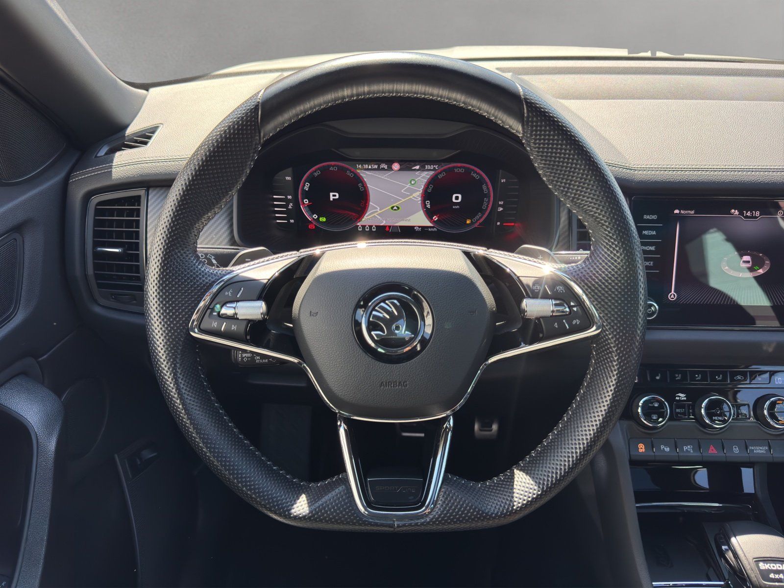 Fahrzeugabbildung SKODA Kodiaq 2.0 TSI Sportline 4x4/AHK/PANO/360°CAM/