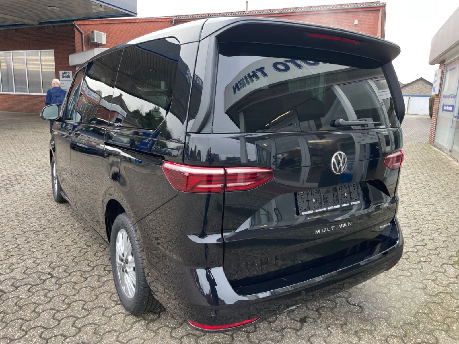 Fahrzeugabbildung Volkswagen T7 Multivan 1.4 eHybrid DSG Navi/IQ/ACC/LÜ Lang