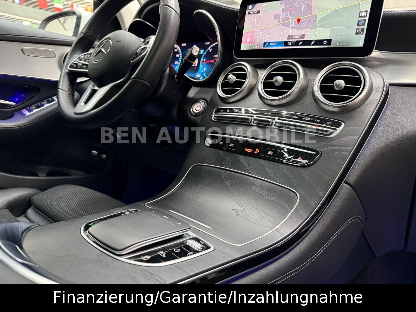 Mercedes-Benz GLC 300d 4Matic PANO+LED+RFK+AHK