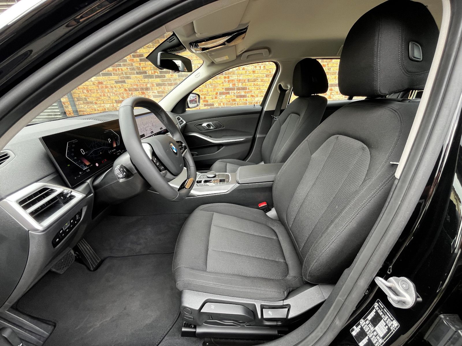 BMW 318i Touring Navi LED Shz Kamera foto 10