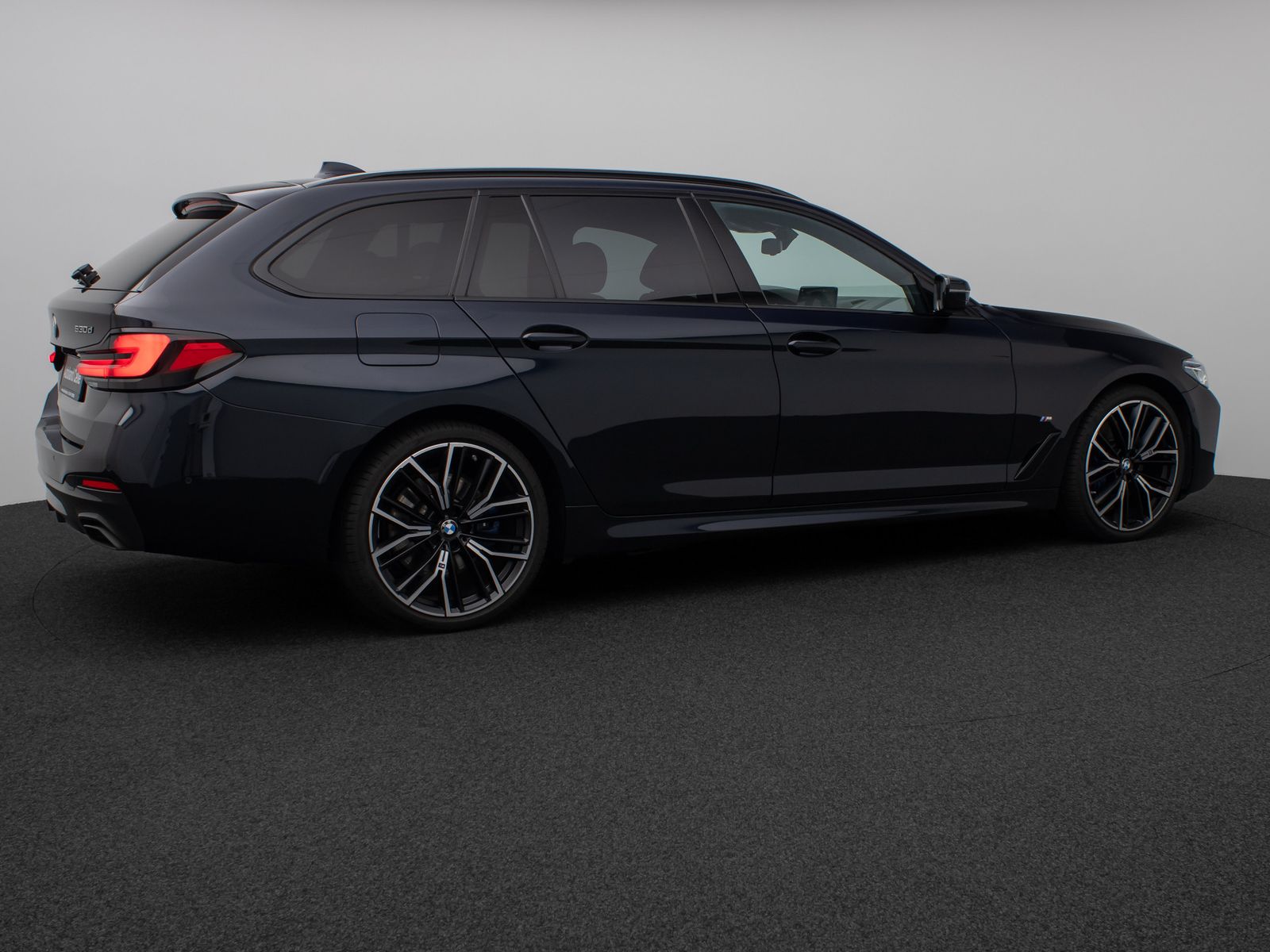 Fahrzeugabbildung BMW 530d xD M Sport Pano Kamera Laser HUD H/K 20Zoll