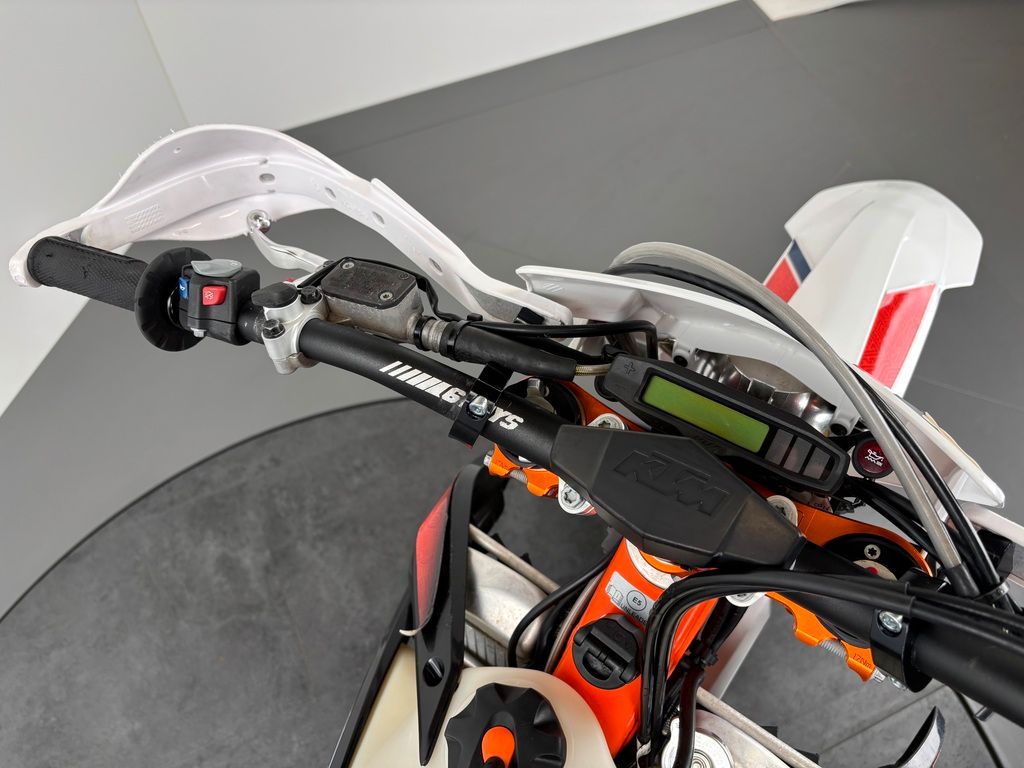 Fahrzeugabbildung KTM 300 EXC SIX-DAYS *EXCEL RÄDER *38,7 H *2.HAND