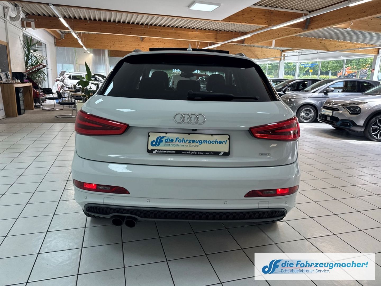 Fahrzeugabbildung Audi Q3 2.0 TDI quattro S line Sportpaket AD El. Pano