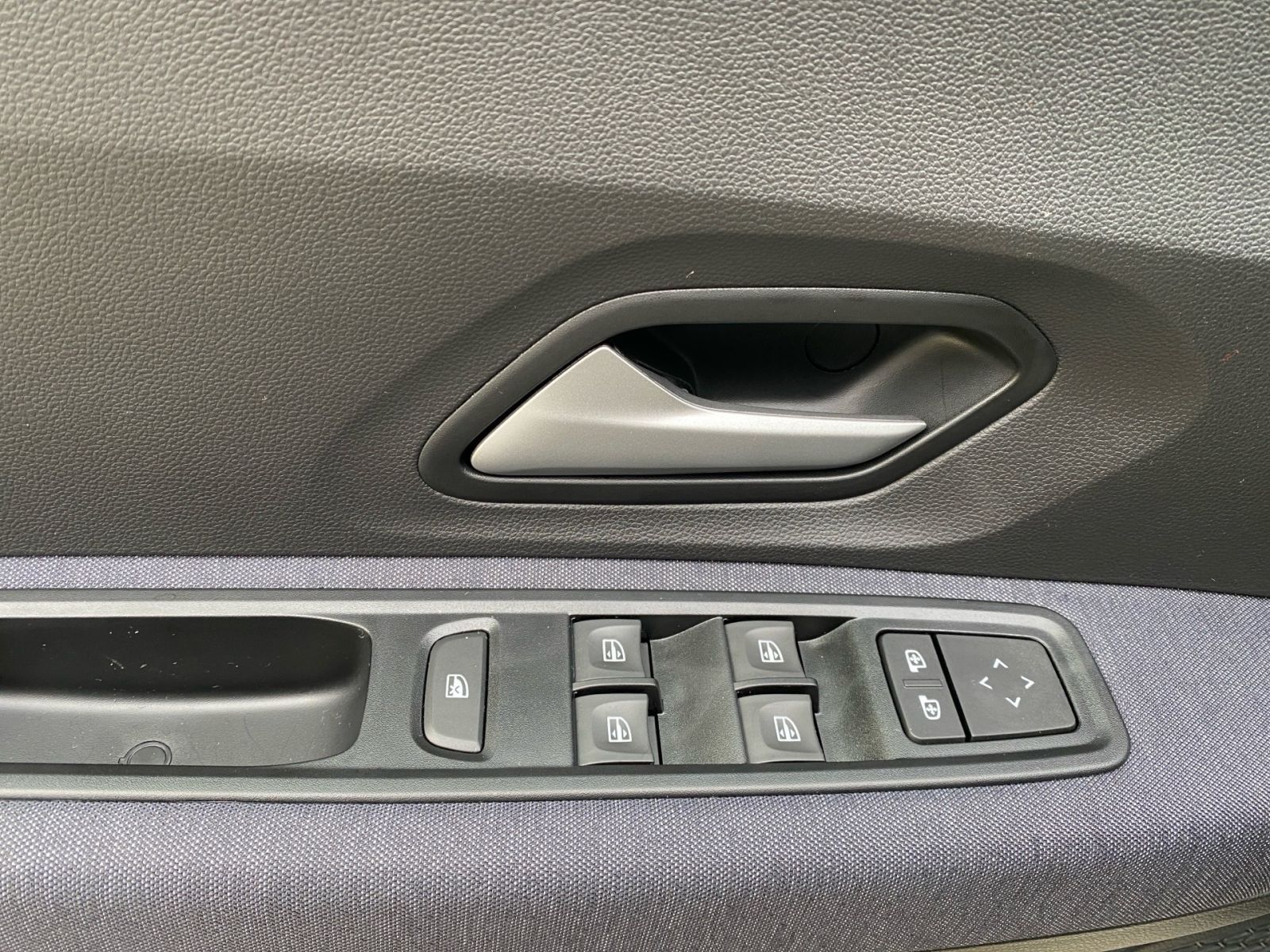 Fahrzeugabbildung Dacia Sandero Expression TCe 100 *KAMERA*NAVI*SITZHZG*