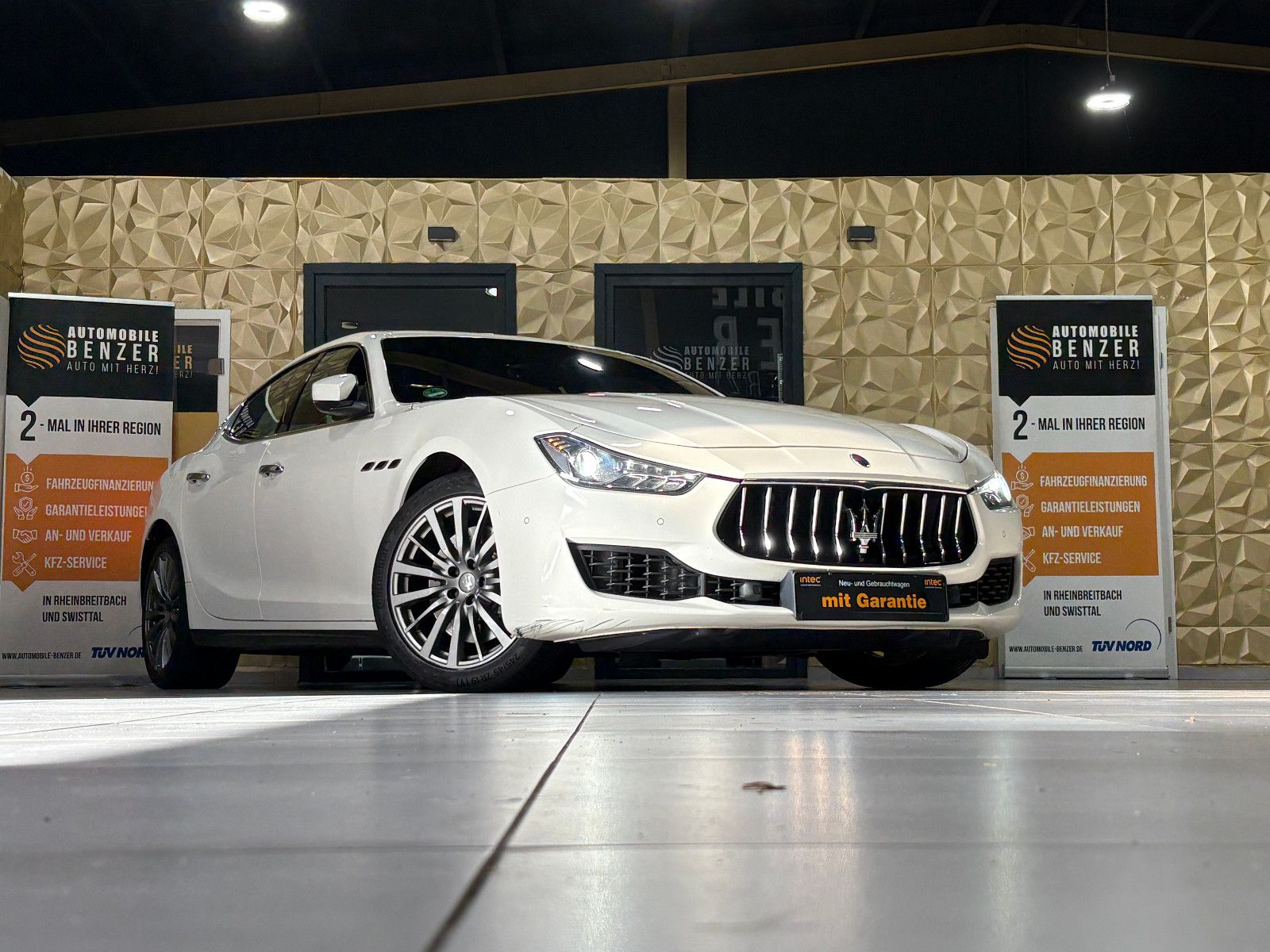 Fahrzeugabbildung Maserati Ghibli Diesel/FACELIFT/KAMERA/NEUES-MODELL